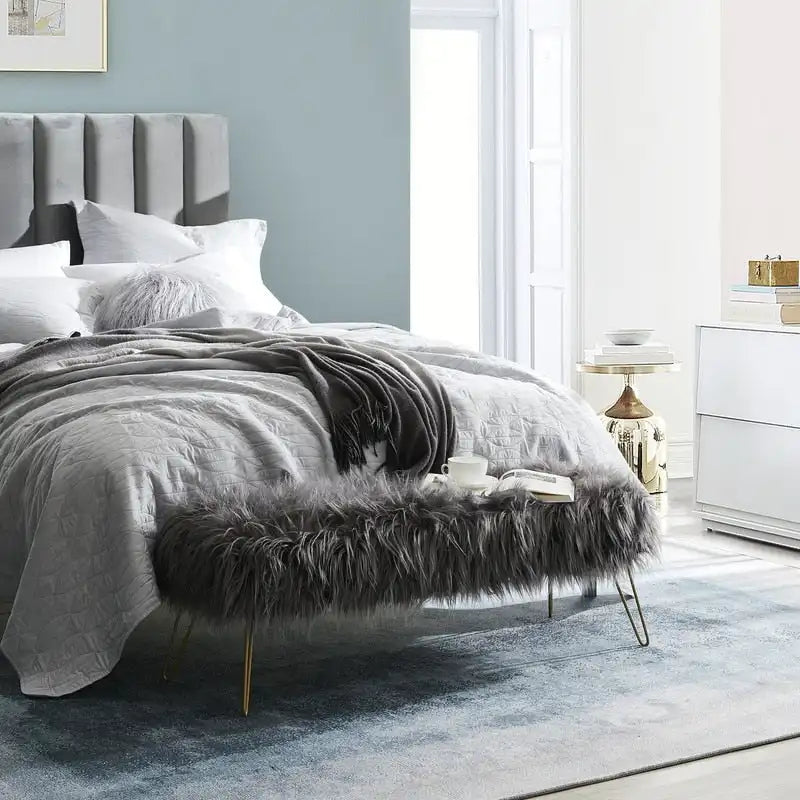 Banc long contemporain moderne en fausse fourrure Silver Orchid Nilsson